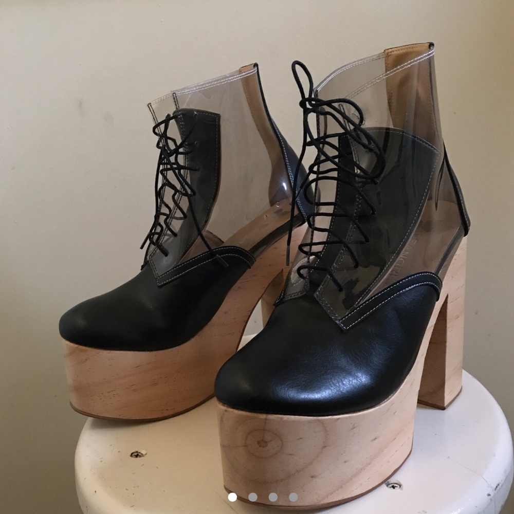 New never worn Deandri Helga platform boots